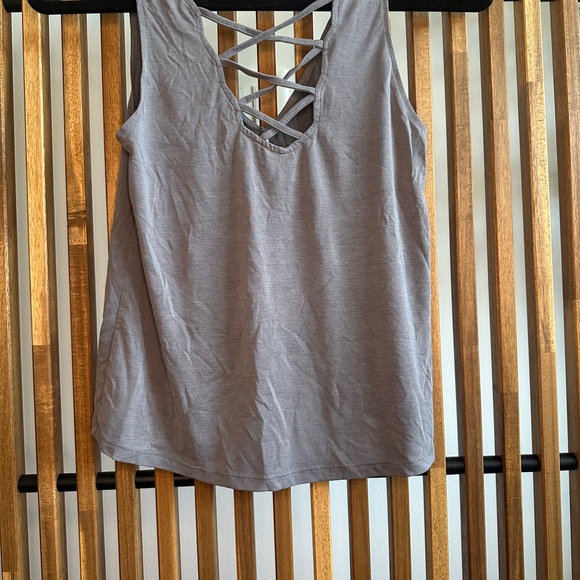 American Eagle Outfitters Gray Crisscross Tank Top - Picture 1 of 3